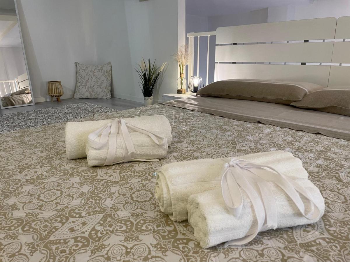 Bed&beta: A Due Passi Dal Centro Apartment